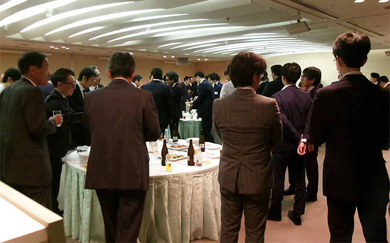 懇親会の様子